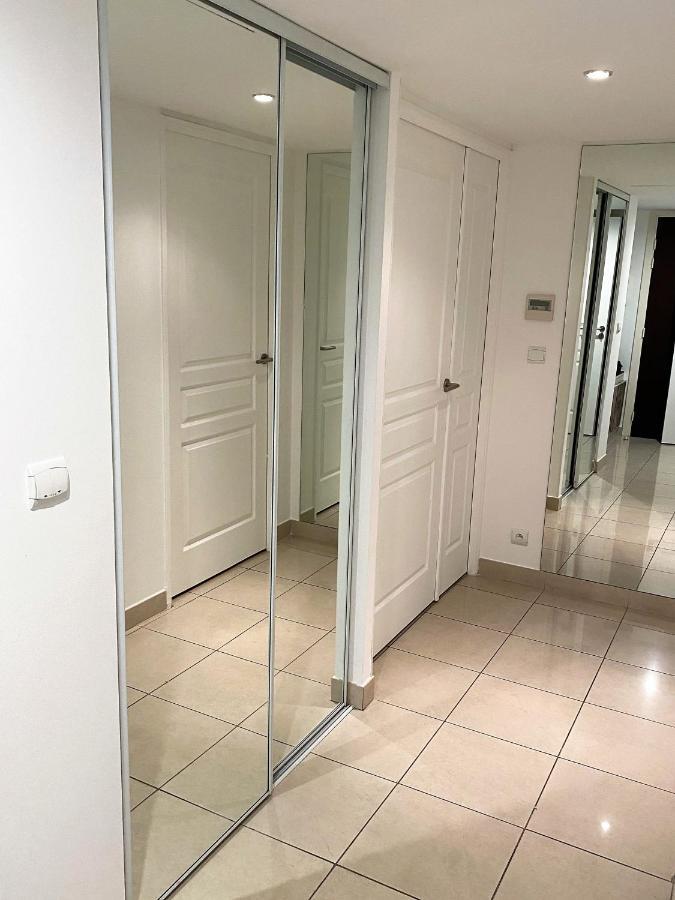 T2 Proche De La Gare, A 10 Minutes A Pieds De La Croisette, Piscine & Parking Dans Residence De Haut Standing คานส์ ภายนอก รูปภาพ